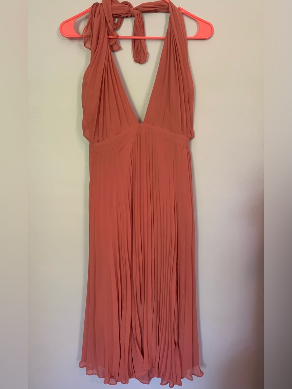 Ali Jay Soho House Midi Pleated Halter Neck Dress Earth Orange Size Medium - Picture 2 of 6